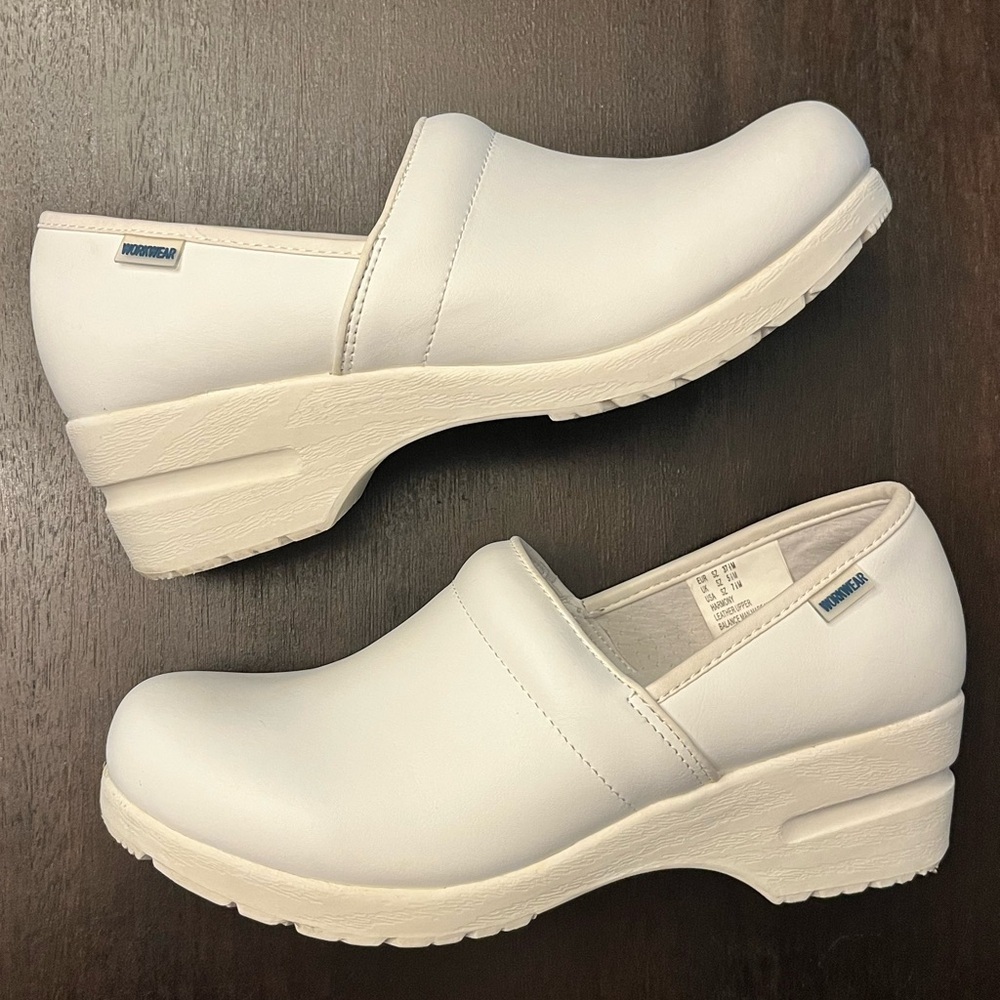 Cherokee Workwear Harmony Clogs - Picture 1 of 9